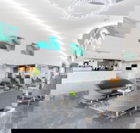 Meriton Suites Southport - Holiday Adelaide