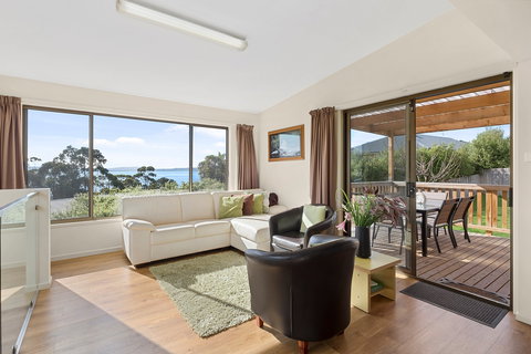 Mirramar House - Holiday Adelaide 8