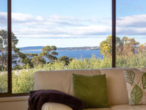 Mirramar House - Holiday Adelaide 9