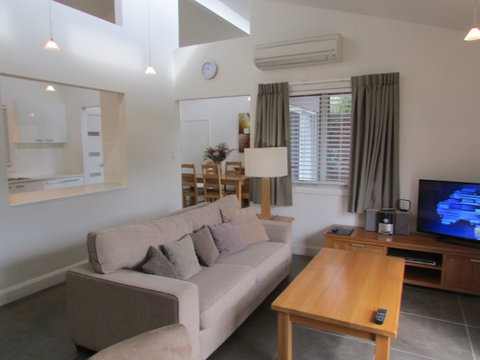 Moore Park Apartments - Holiday Adelaide 1