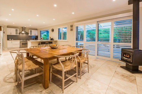 Treetops On Yungarra - Holiday Adelaide 3