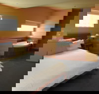 Waves Luxury Suites - Holiday Adelaide