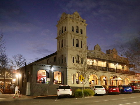 Yarra Valley Grand Hotel - Holiday Adelaide 0