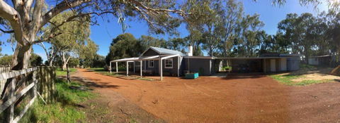 Aintree Cottage - Holiday Adelaide 0