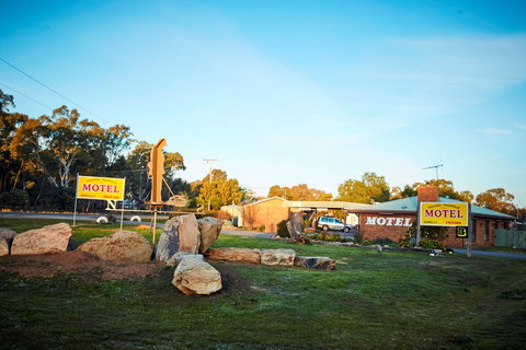 Dunolly Golden Triangle Motel - Holiday Adelaide 0