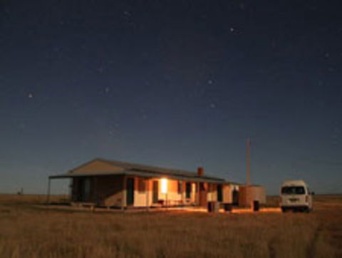 Food & Huts By Mt Oxley - Holiday Adelaide 0