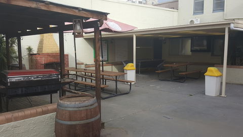 Great Eastern Hotel Motel Young - Holiday Adelaide 0