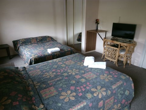 Great Eastern Hotel Motel Young - Holiday Adelaide 2