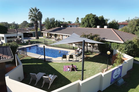 Jacaranda Motel And Holiday Units - Holiday Adelaide 0