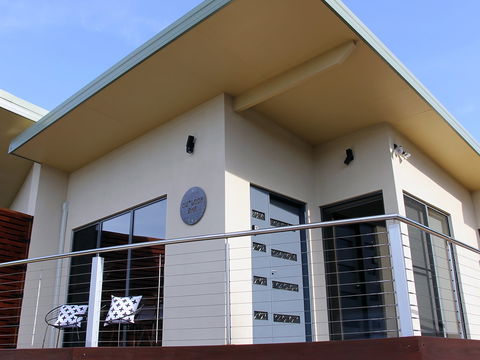 Outlook BnB - Holiday Adelaide 1