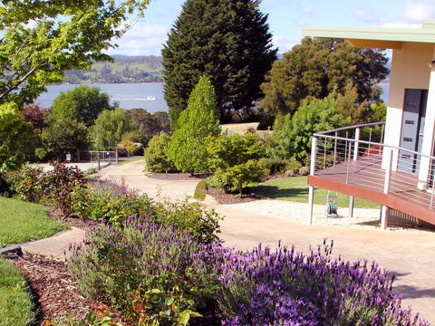 Outlook BnB - Holiday Adelaide 2