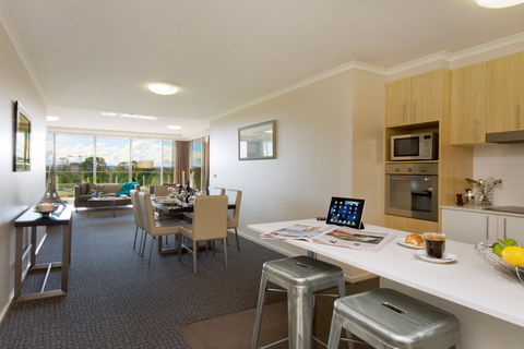 Pacific Suites Canberra - Holiday Adelaide 4