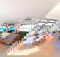 Ripples by the Sea - Holiday Adelaide