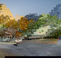 Swamp House and Bunkhouse - Holiday Adelaide