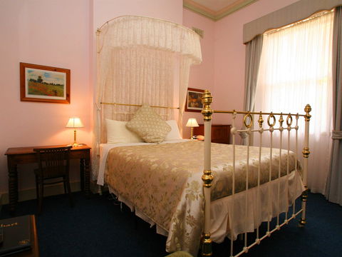 The Lodge On Elizabeth - Holiday Adelaide 4