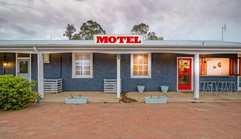 The Platypus Accommodation And Cafe - Holiday Adelaide 0