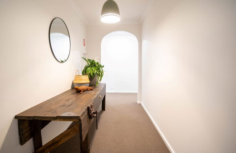 The Platypus Accommodation And Cafe - Holiday Adelaide 1