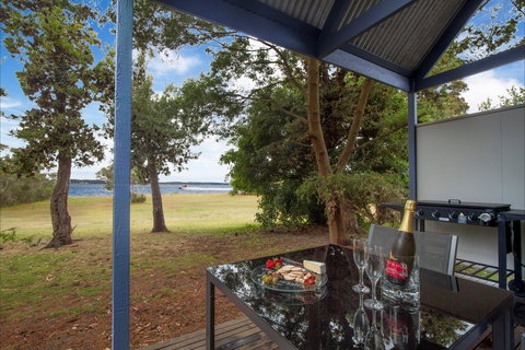 Waterfront Retreat At Wattle Point - Holiday Adelaide 4