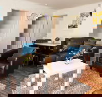 Willow Dene Holiday Apartments - Holiday Adelaide