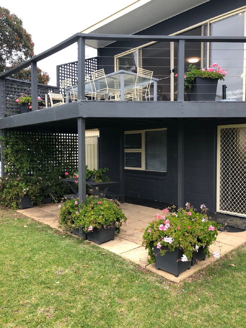 3 Madsen - Holiday Adelaide 1