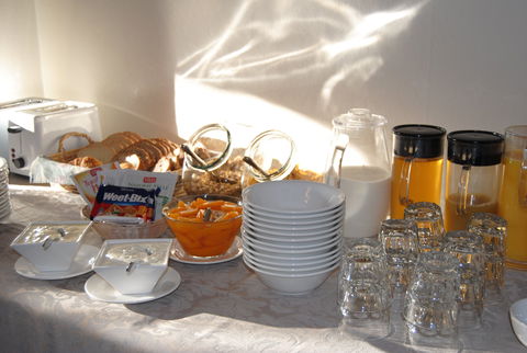 Airlie House Motor Inn - Holiday Adelaide 2