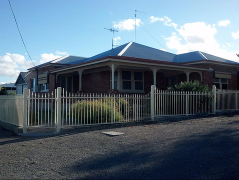 Alby's - Holiday Adelaide 0