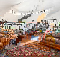 Aquila Retreat Eco Mansion - Holiday Adelaide