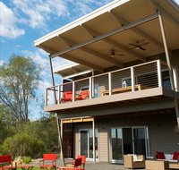 Aruma Executive Holiday Home - Holiday Adelaide