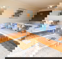 Coastal Horizons at Caves Beach - Holiday Adelaide