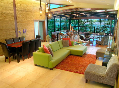 Eumarella Shores Noosa Lake Retreat - Holiday Adelaide 1