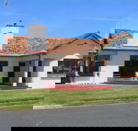 Gillian on Meylin - Holiday Adelaide