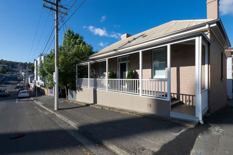 Hobart Cityscape Apartment 1 Wellington - Holiday Adelaide 0