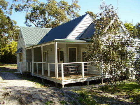 Hooked Inn Cottages - Holiday Adelaide 0