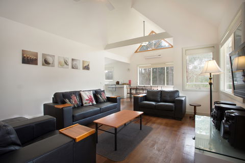 Hooked Inn Cottages - Holiday Adelaide 1