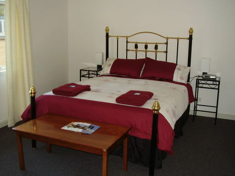 Hooked Inn Cottages - Holiday Adelaide 2