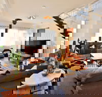 Hudson Bay at Basin View - Holiday Adelaide