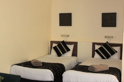 Inverell Motel - Holiday Adelaide 2