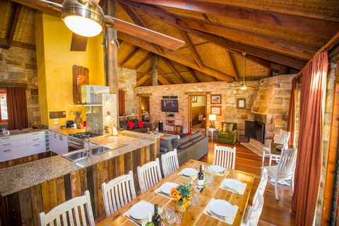 Monkey Place Country House - Holiday Adelaide 2