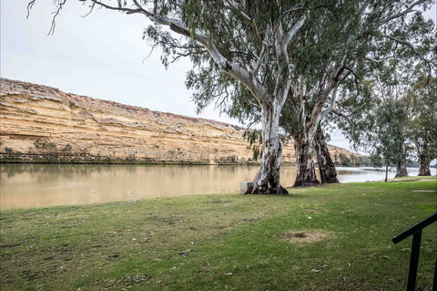 Page Drive Blanchetown  -River Shack Rentals - Holiday Adelaide 1
