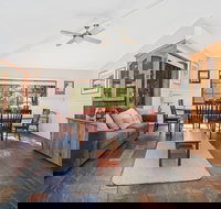 Porepunkah Elms - Holiday Adelaide