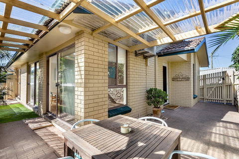 Shearwater At Shoal Bay Cottage One - Dogs Welcome! - Holiday Adelaide 2