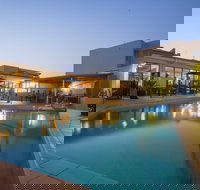 Sydney Beachouse YHA - Collaroy - Holiday Adelaide