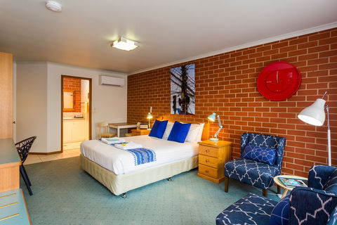 Yackandandah Motor Inn - Holiday Adelaide 2