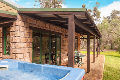 Yelverton Brook Eco Spa Retreat And Conservation Sanctuary - Holiday Adelaide 1