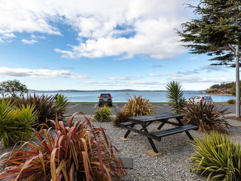 Beach Apartments - Holiday Adelaide 0