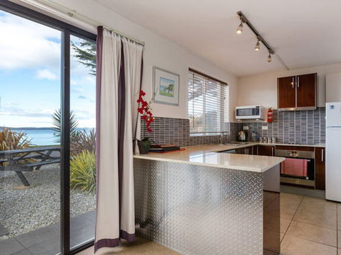 Beach Apartments - Holiday Adelaide 1