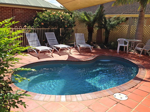 Dolphin Shores - Holiday Adelaide 1