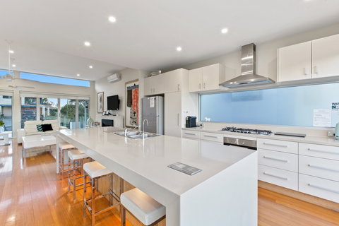 Elanora - Holiday Adelaide 2