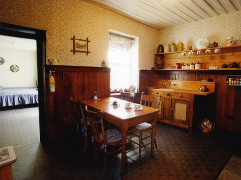 Hamilton's Cottage Collection And Country Gardens - Emmas Cottage - Holiday Adelaide 2