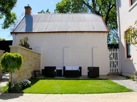 Old Bishop's Quarters - Holiday Adelaide 1
